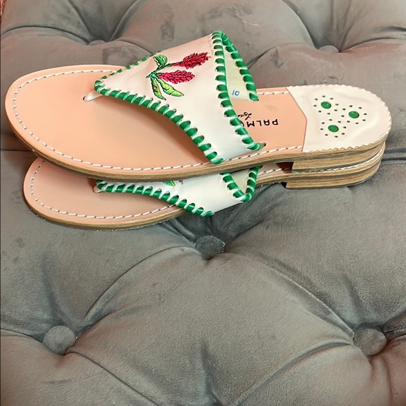 Palm Beach Luxe-Crafted NWOT embroidered floral thong sandals. Sz 10 - Picture 13 of 14